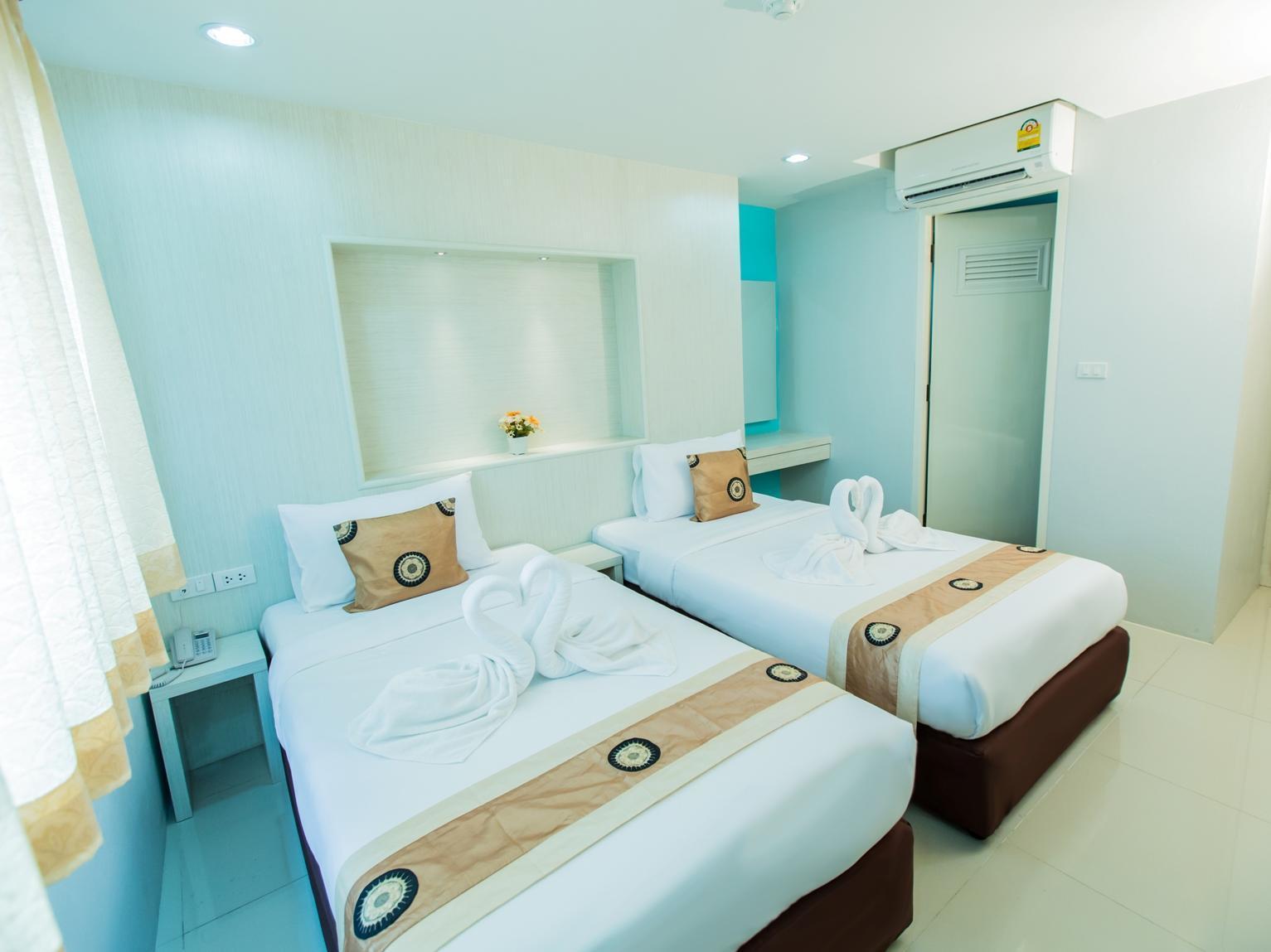 Le Touche Hotel Bangkok Exterior photo