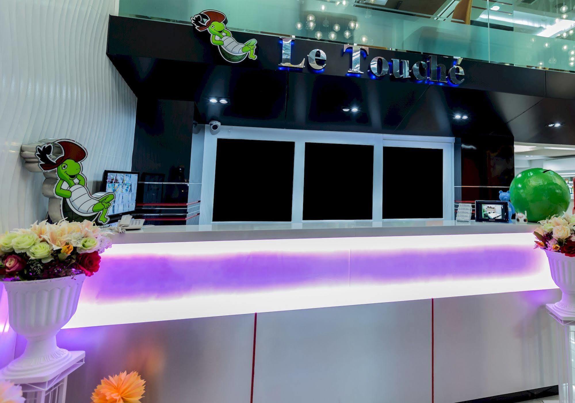 Le Touche Hotel Bangkok Exterior photo