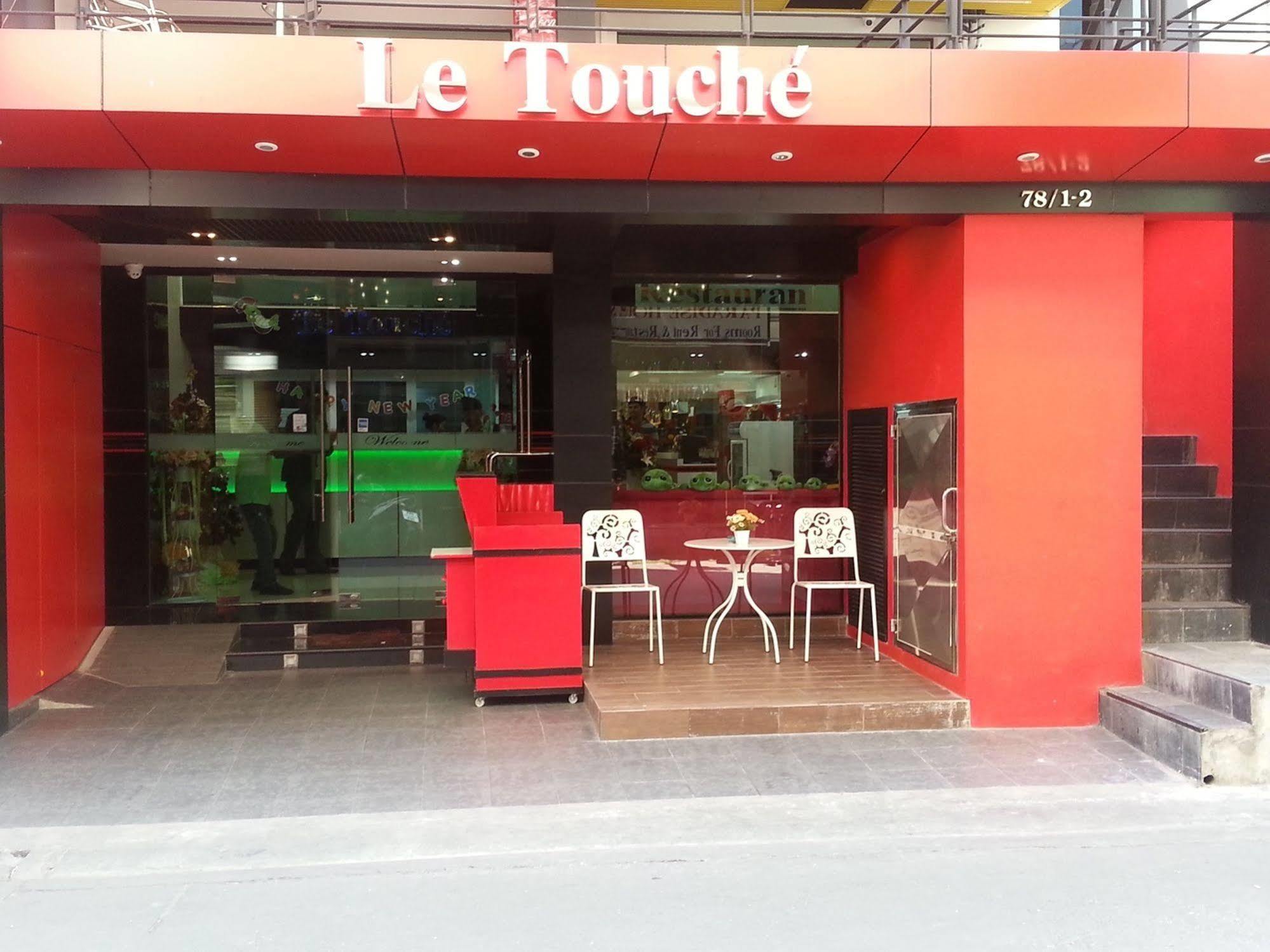 Le Touche Hotel Bangkok Exterior photo