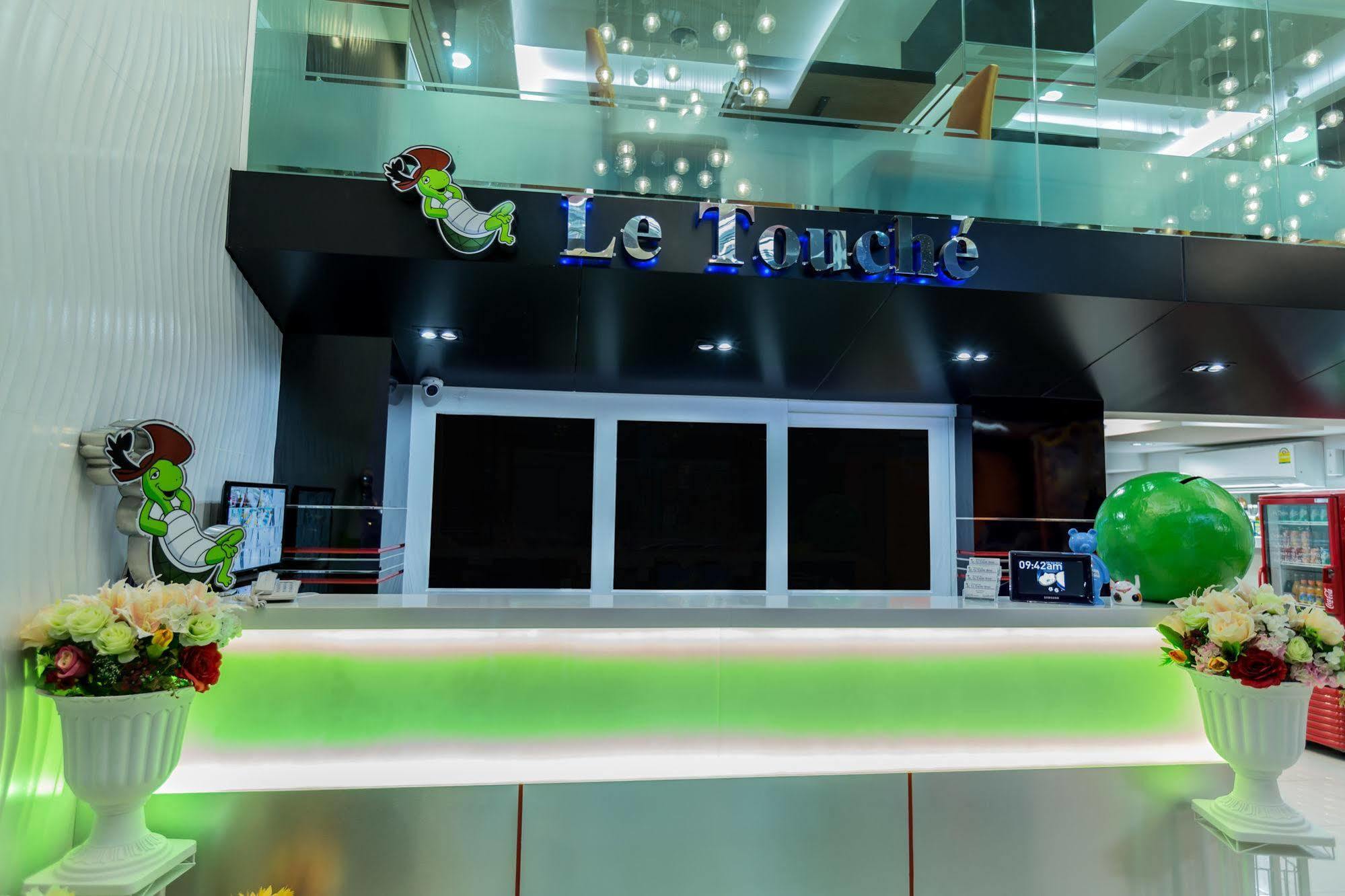 Le Touche Hotel Bangkok Exterior photo